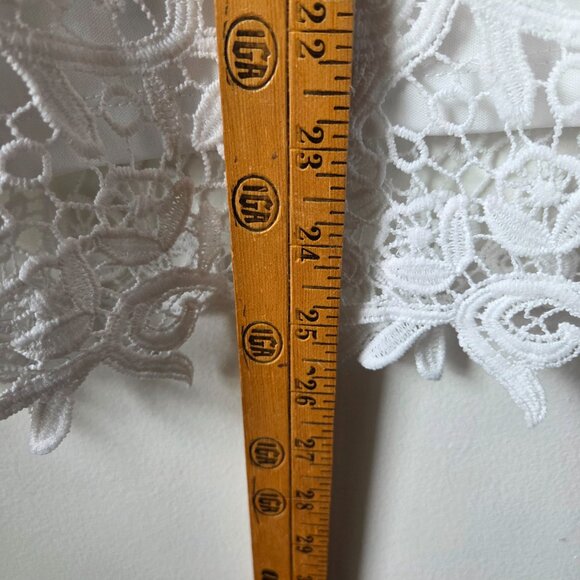 LIKE NEW PHILOSOPHY WHITE LACED TOP SIZE SMALL - Picture 13 of 13